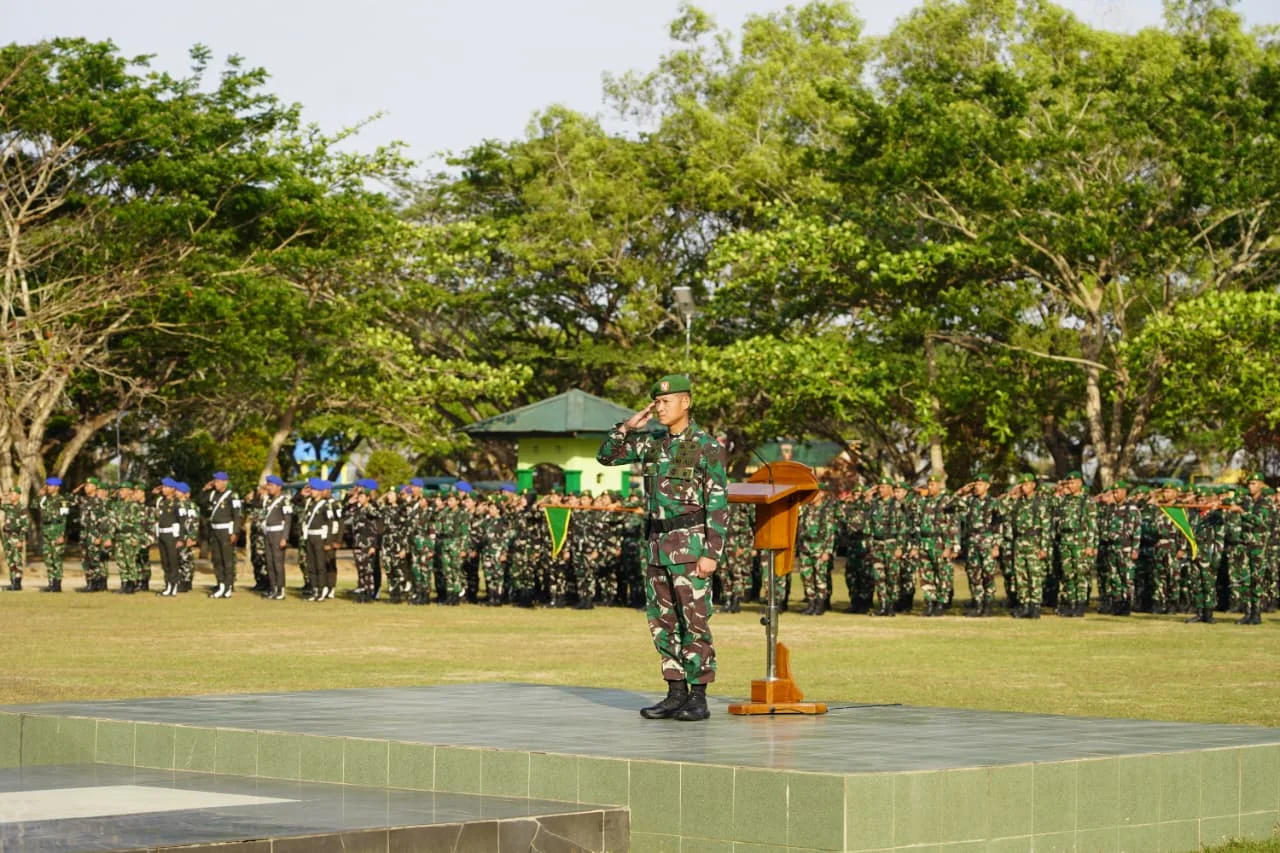 Pimpin Upacara Bendera, Kolonel Inf M. Faisal Toar Kobarkan Semangat Pengabdian Prajurit Kodam XXIV/MT