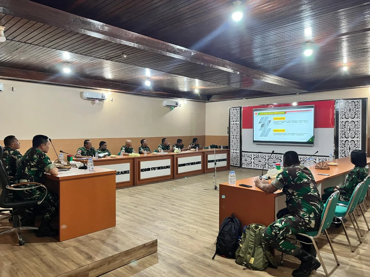 Asrendam XXIV/MT Dampingi Tim Srenaad Tinjau Implementasi Doktrin TNI AD di Satuan Jajaran Kodam XXIV/Mandala Trikora