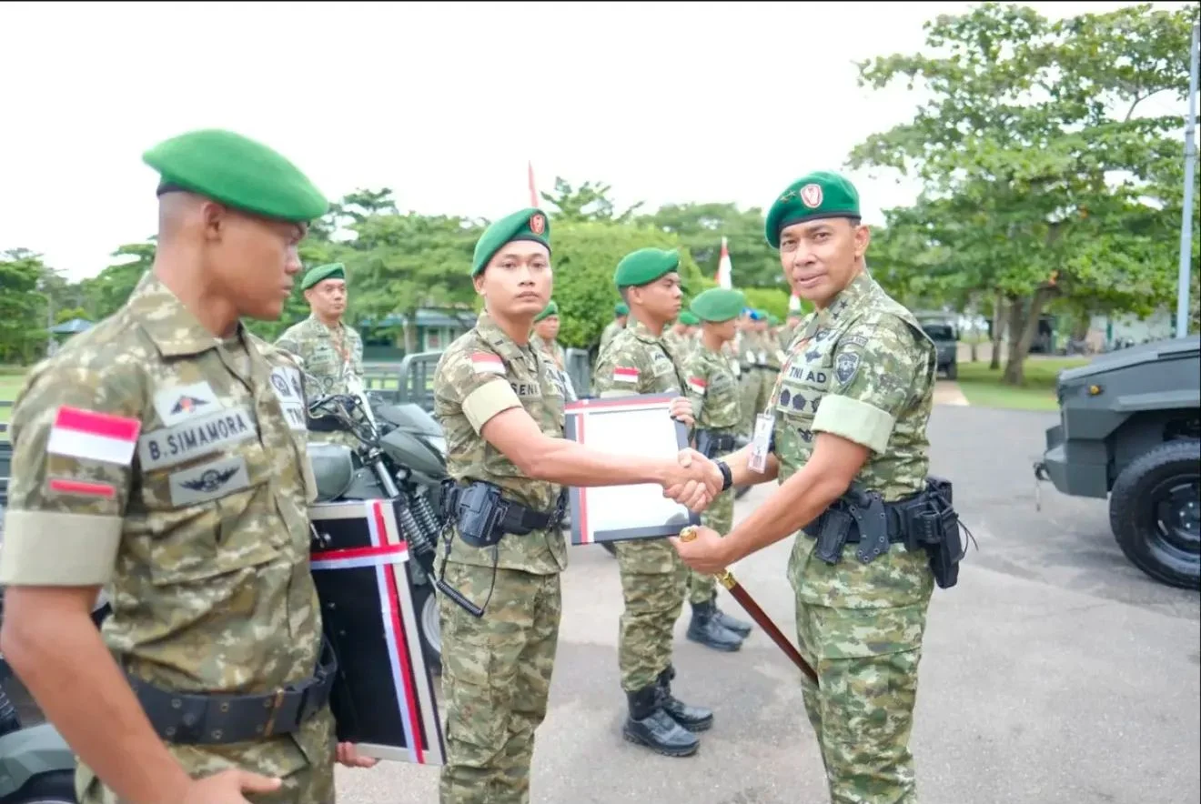 Pangdam XXIV/Mandala Trikora Apresiasi Prajurit Berprestasi di Ajang Pencak Silat Militer