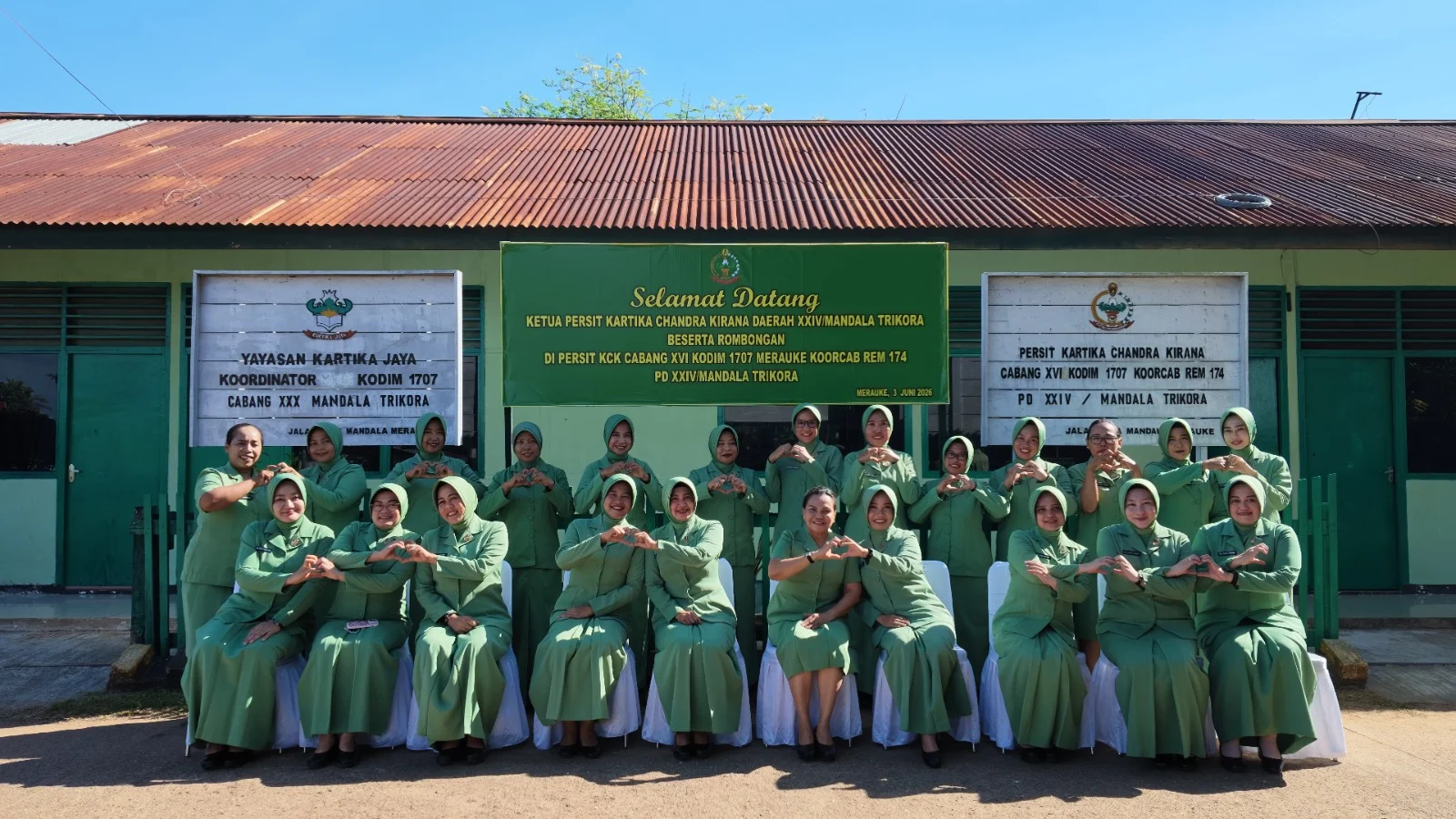 Membangun Papua Dimulai dari Keluarga dan Generasi Muda", Pangdam XXIV/MT dan Ketua Persit Tinjau TK Kartika, Posyandu hingga Tanam Pohon di Kodim 1707/Merauke